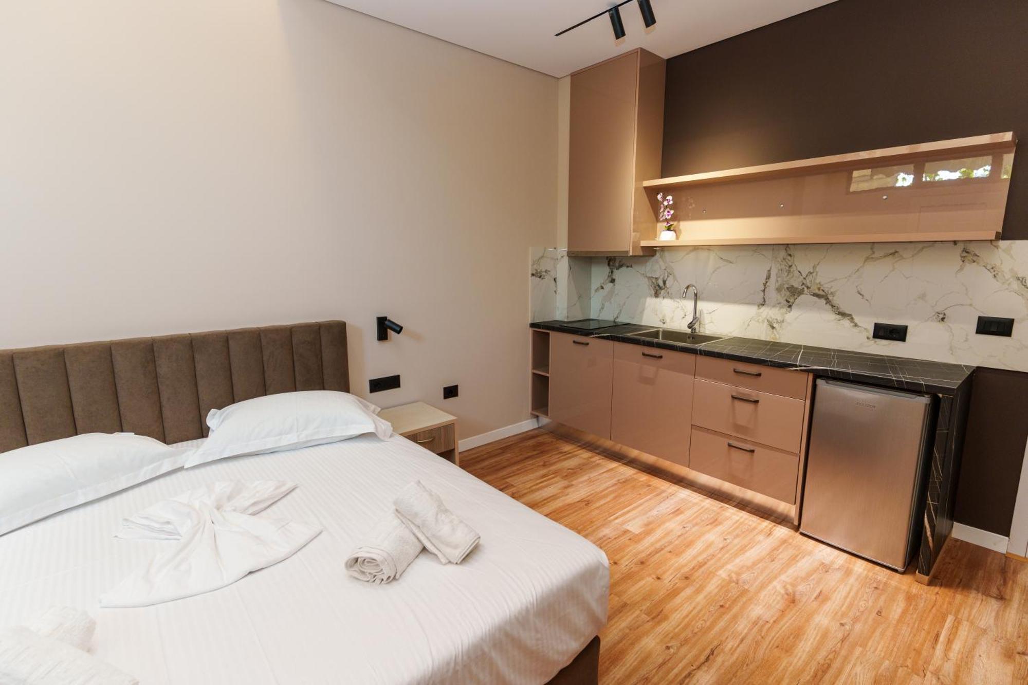 V&v Sarandë
